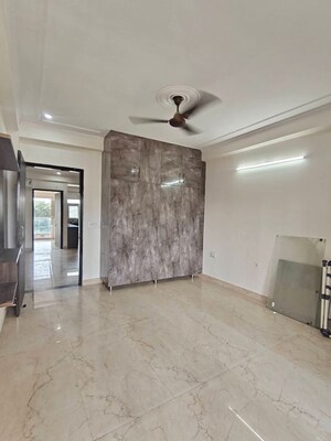 Room in 2 BHK Apartment at Conscient Habitat 102, Sector 102 – for Rent