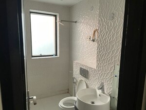 Bathroom in 3 BHK Builder Floor at Auram Floor, South City 2 – for Rent