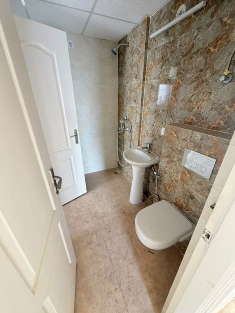Bathroom, trident-embassy-reso 3.5 Bedroom 1625 Sq.Ft. Apartment In Sector 1 Greater Noida Greater Noida 10718857