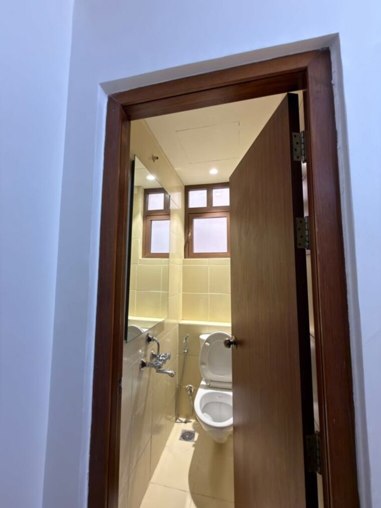 Attached Bathroom, prestige-leela-residency 3 Bedroom 3024 Sq.Ft. Apartment In Kodihalli Bangalore 10718897