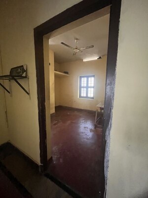 Room in 4 BHK Independent House at Kunnamangalam – for Rent