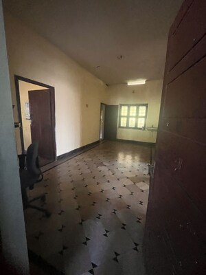 Room in 4 BHK Independent House at Kunnamangalam – for Rent