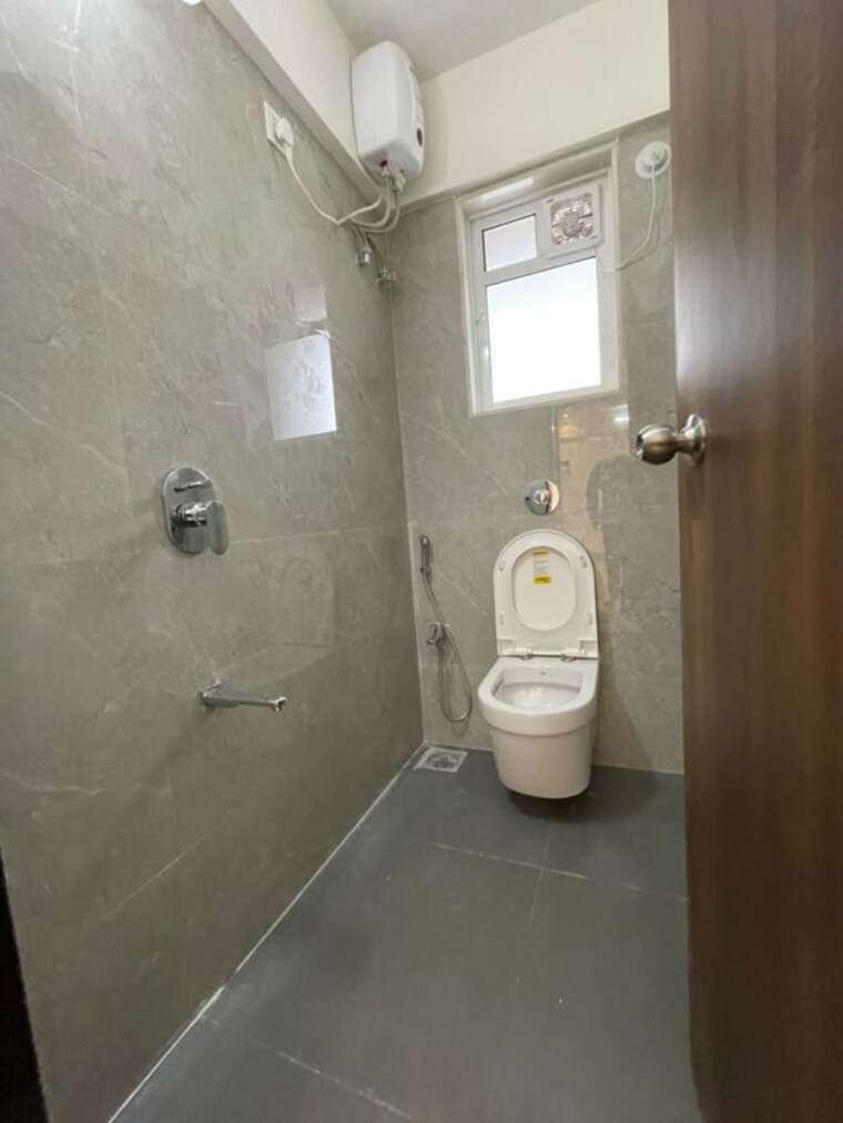 Bathroom, mohite-mrugank 1 Bedroom 422 Sq.Ft. Apartment In Chembur Mumbai 10718928