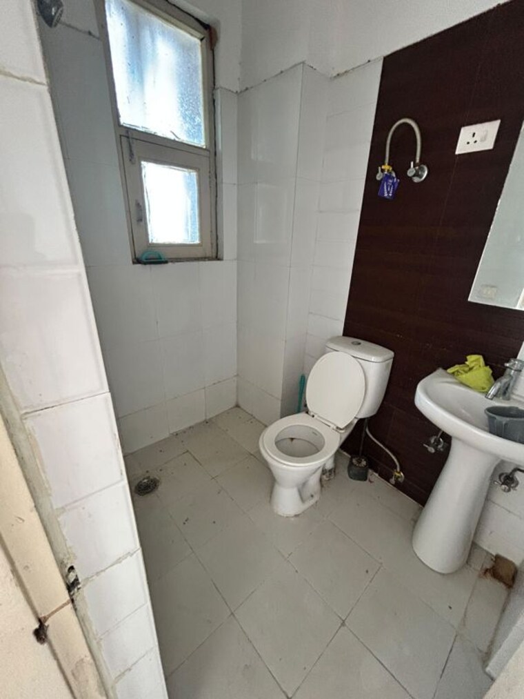 Attached Bathroom, scc-sapphire 3.5 Bedroom 1795 Sq.Ft. Apartment In Raj Nagar Extension Ghaziabad 10718925