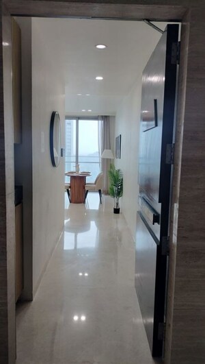 Room in 3 BHK Apartment at Oberoi Exquisite Goregaon, Goregaon East – for Rent