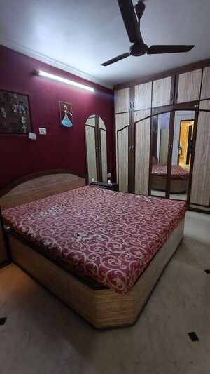 Bedroom in 2 BHK Apartment at Serenity Complex, Andheri West – for Rent