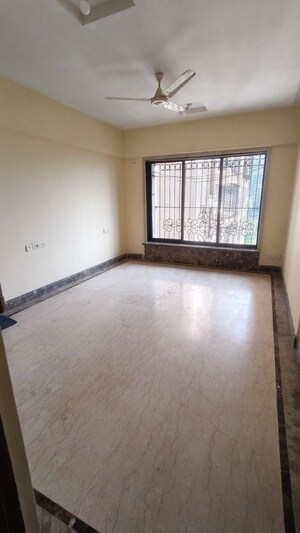 Room in 2 BHK Apartment at Celestia Heights, Malad West – for Rent
