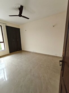 2 BHK Apartment For Rent in Unitech Uniworld Gardens 2