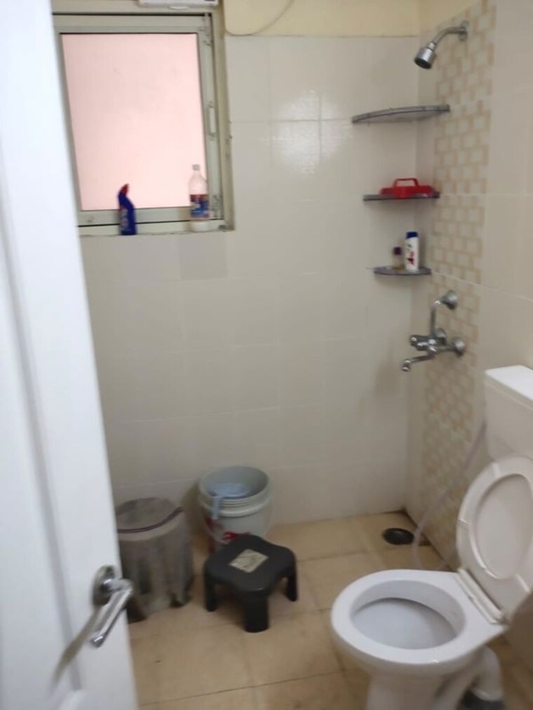 Bathroom, shree-vardhman-mantra 2 Bedroom 800 Sq.Ft. Apartment In Sector 67 Gurgaon 10718985