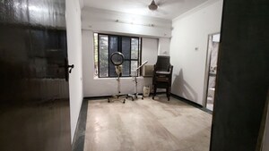 Room in 3 BHK Apartment at Serenity Complex, Andheri West – for Rent
