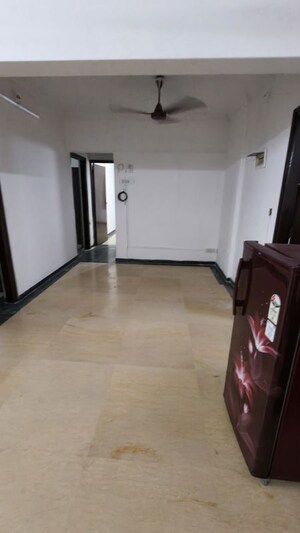 Room in 3 BHK Apartment at Serenity Complex, Andheri West – for Rent