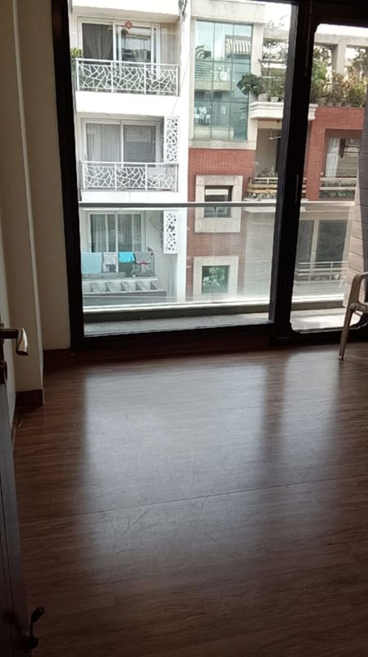 Room, green park 3 Bedroom 300 Sq.Ft. Builder Floor In Green Park Delhi 10718966