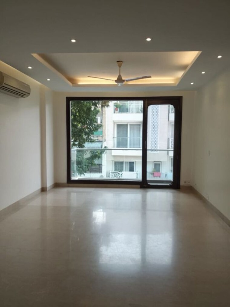 Room, green park 3 Bedroom 300 Sq.Ft. Builder Floor In Green Park Delhi 10718966