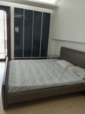 Bedroom in 3 BHK Builder Floor at Green Park – for Rent