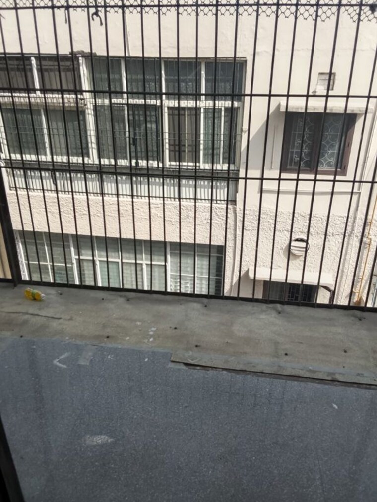 Balcony, green park 3 Bedroom 300 Sq.Ft. Builder Floor In Green Park Delhi 10718966