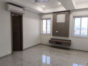 Room in 4 BHK Builder Floor at Kakatiya Hills, Jubilee Hills – for Rent