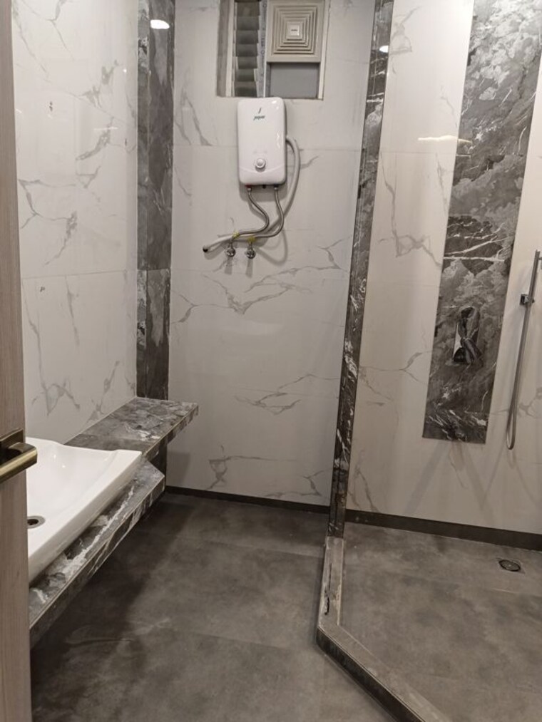 Bathroom, kakatiya-hills 4 Bedroom 4500 Sq.Ft. Builder Floor In Jubilee Hills Hyderabad 10718998