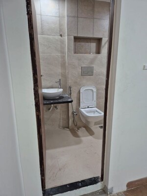 Bathroom in 4 BHK Villa at Bharat Tirth CHS, Chembur – for Rent