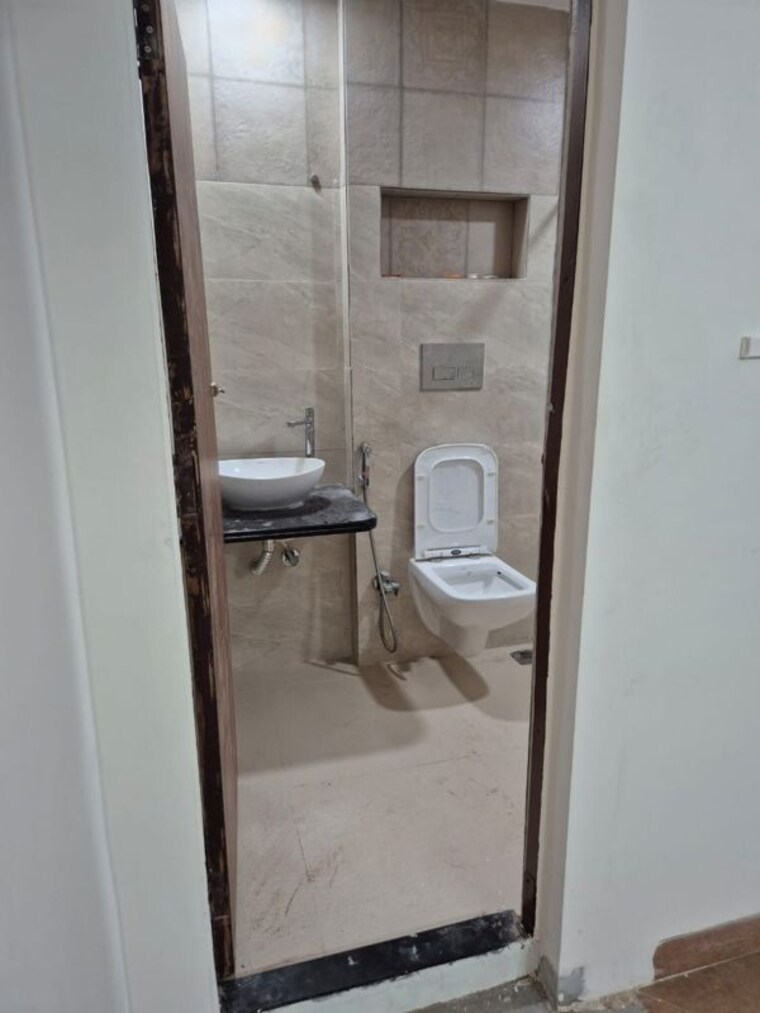 Bathroom, bharat-tirth-chs 4 Bedroom 2000 Sq.Ft. Villa In Chembur Mumbai 10719012