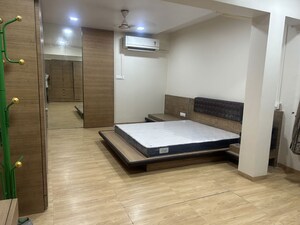 Room in 5 BHK Villa at Jolly Land CHS, Chembur – for Rent