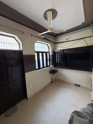 Room in 2 BHK Builder Floor at Sector 23 – for Rent