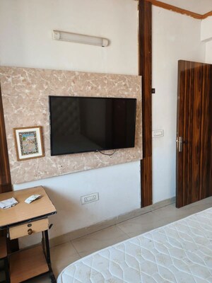 Bedroom in 2 BHK Apartment at DLF The Princeton Estate, Dlf Phase V – for Rent