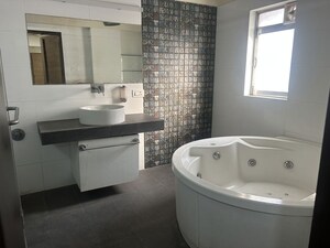 Bathroom in 4 BHK Villa at Jolly Land CHS, Chembur – for Rent