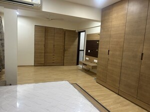 Room in 4 BHK Villa at Jolly Land CHS, Chembur – for Rent