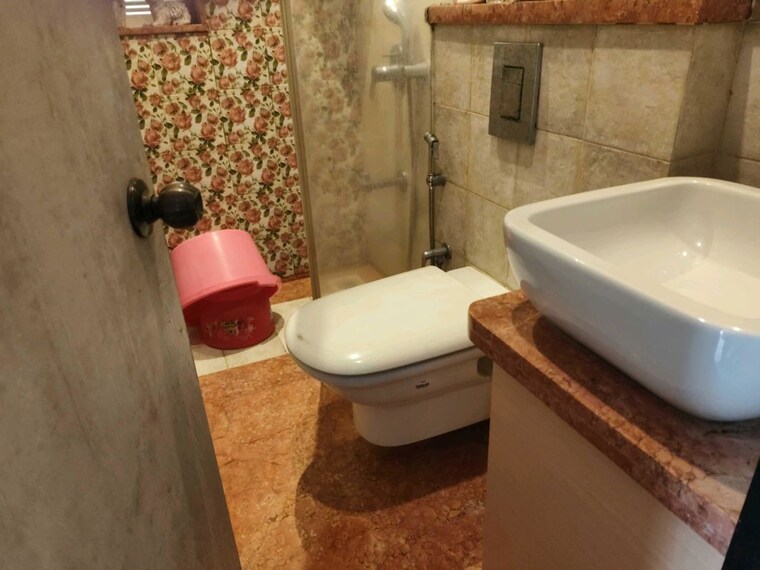 Bathroom, sugee-hiranya 2 Bedroom 673 Sq.Ft. Apartment In Dadar West Mumbai 10719044