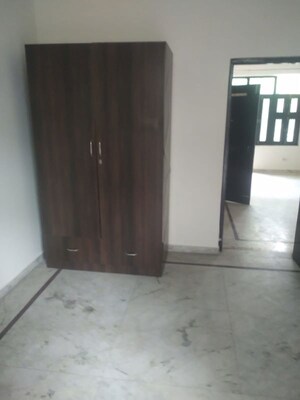 Room in 1 RK Builder Floor at Sector 50 – for Rent