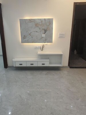 Room in 3 BHK Builder Floor at Sector 21 – for Rent