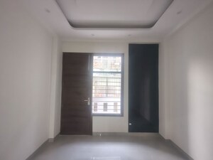 Room in 3 BHK Builder Floor at Sector 22 – for Rent