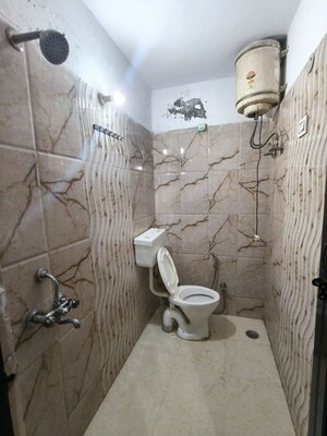 Bathroom in 1 BHK Independent House at SS 100, Sector 49 – for Rent