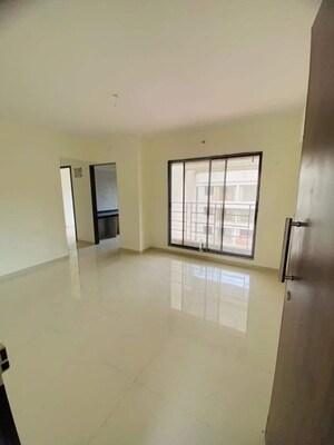 Room in 2 BHK Apartment at Geomatrix Silvercrest, Khanda Colony – for Sale