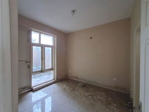 Room in 3 BHK Builder Floor at Sector 21 – for Rent