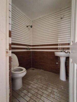Bathroom in 3 BHK Builder Floor at Sector 21 – for Rent