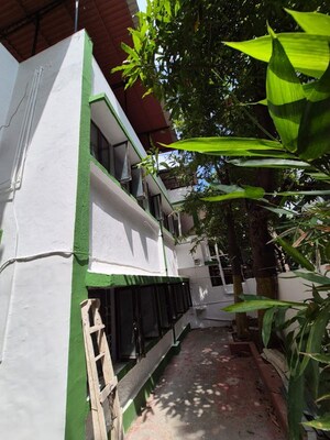 Balcony in 4 BHK Villa at Bharat Tirth CHS, Chembur – for Rent