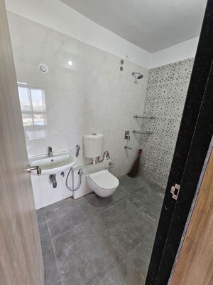 Bathroom in 2 BHK Apartment at Leo Eminence, Bandra East – for Rent