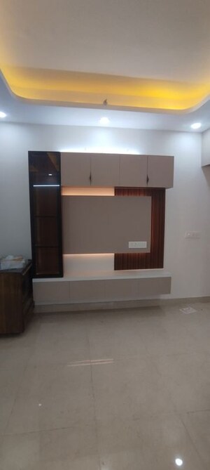 Room in 2 BHK Apartment at Signature Global The Millennia, Sector 37d – for Rent