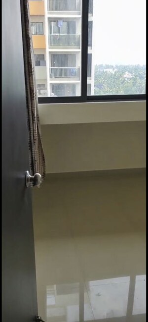 Room in 2 BHK Apartment at Shapoorji Pallonji Joyville, Virar West – for Rent