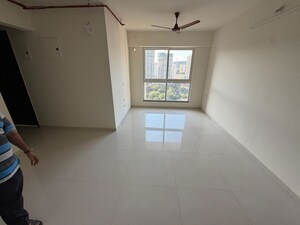 Room in 2 BHK Apartment at Sheth Zuri, Laxmi Nagar – for Rent