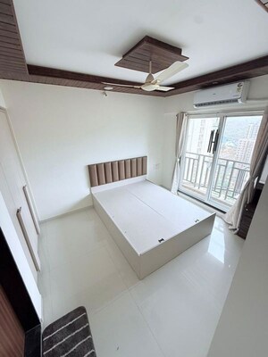 Room in 1 BHK Apartment at Raunak Bliss, Ghodbunder Road – for Rent