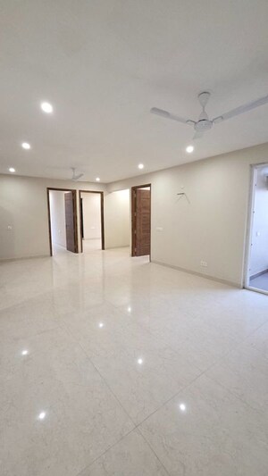 Room in 4 BHK Apartment at Skyline Elevate, Ramgarh Bhudda – for Rent