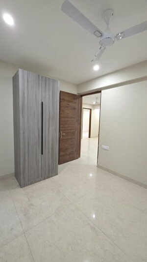 Room in 4 BHK Apartment at Skyline Elevate, Ramgarh Bhudda – for Rent