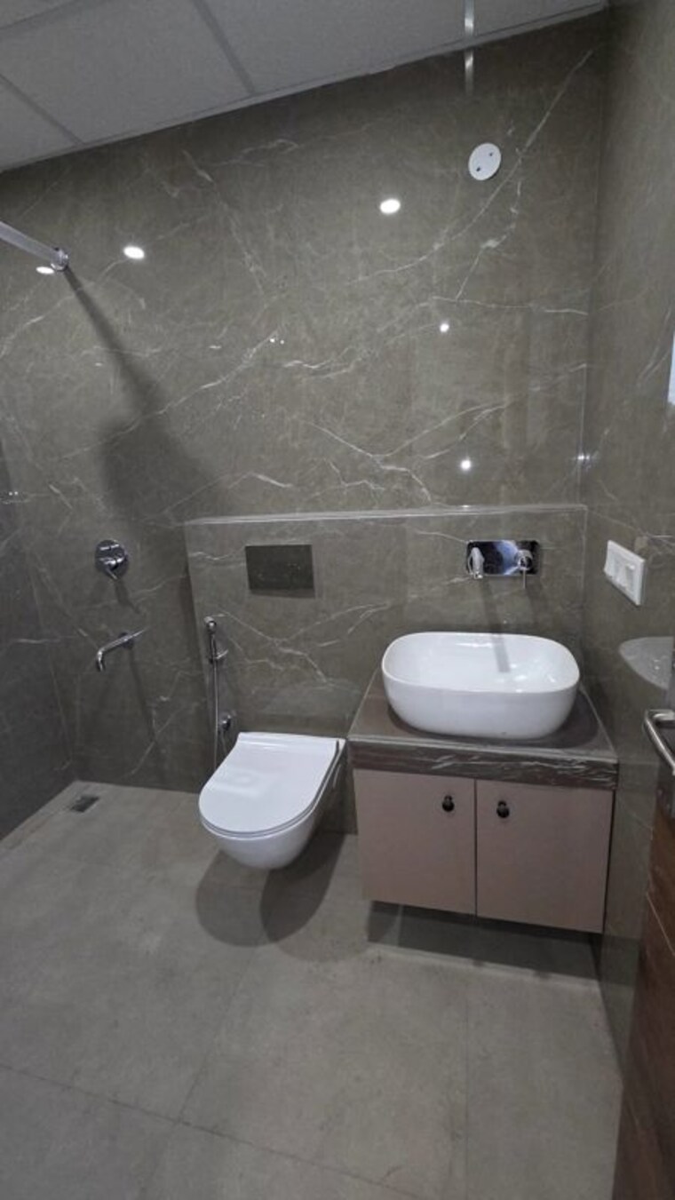 Bathroom, skyline-elevate 4 Bedroom 1506 Sq.Ft. Apartment In Ramgarh Bhudda Zirakpur 10719193