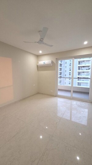 Room in 4 BHK Apartment at Skyline Elevate, Ramgarh Bhudda – for Rent