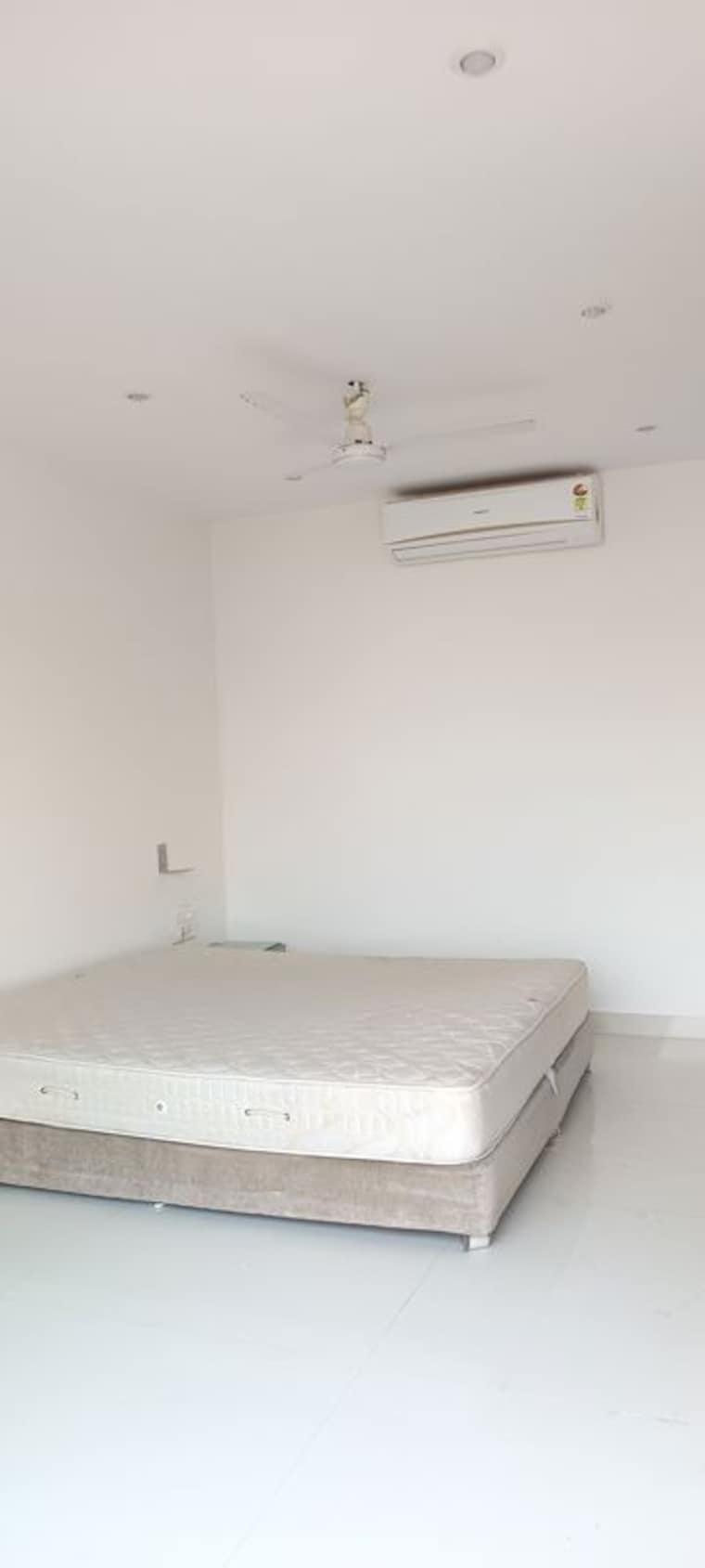 Room, oberoi-springs 4 Bedroom 2000 Sq.Ft. Apartment In Andheri West Mumbai 10719205