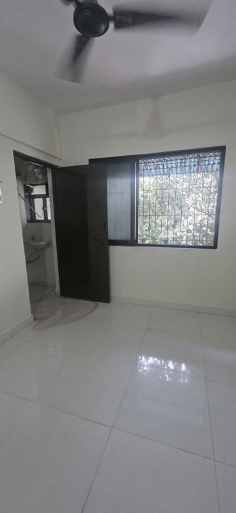 Room, sai-lake-residency-chs 1 Bedroom 400 Sq.Ft. Apartment In Uthalsar Thane 10719202