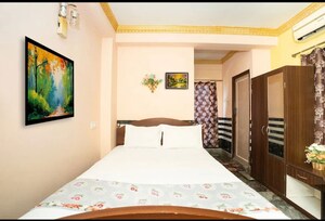 Room in 6+ BHK Villa at Airport Residency, Birati – for Rent