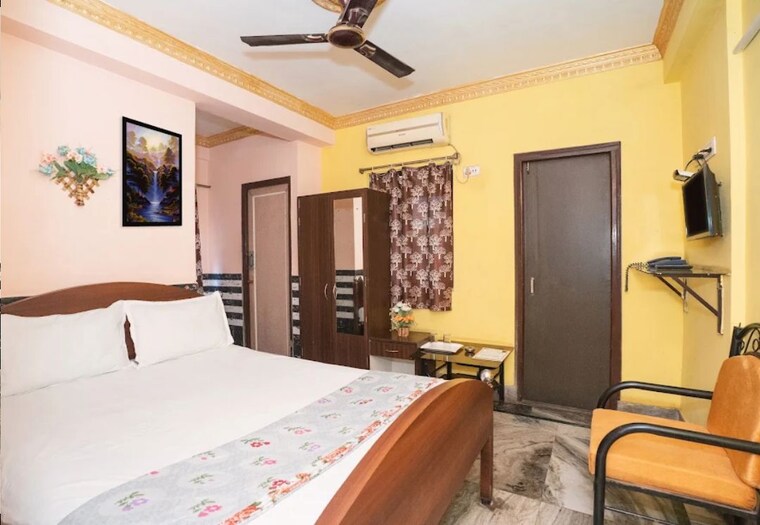 Room, airport-residency 6+ Bedroom 6000 Sq.Ft. Villa In Birati Kolkata 10719191
